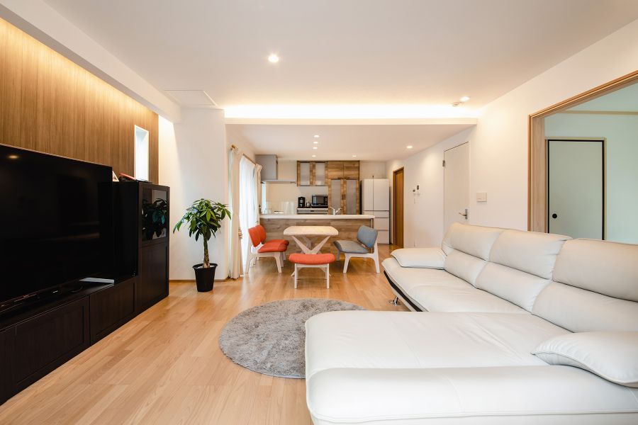 実例1：6人家族が心地よく暮らす、完全同居型の二世帯住宅